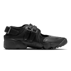 Woman Air Rift "Breathe"