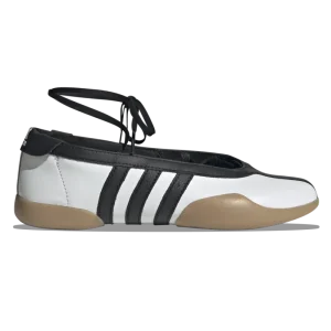 Woman Taekwondo Mei Ballet